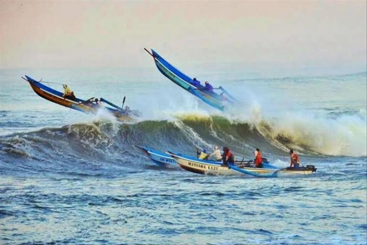 BMKG Perkirakan Sleman Utara Hujan Petir dan Angin Siang Hari Dan Waspadai Gelombang Laut Mencapai 4 Meter